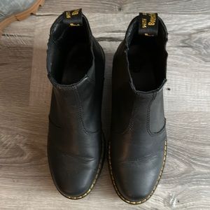 Like new black leather Doc Martens. Platform with heel. Size 37. No flaws.